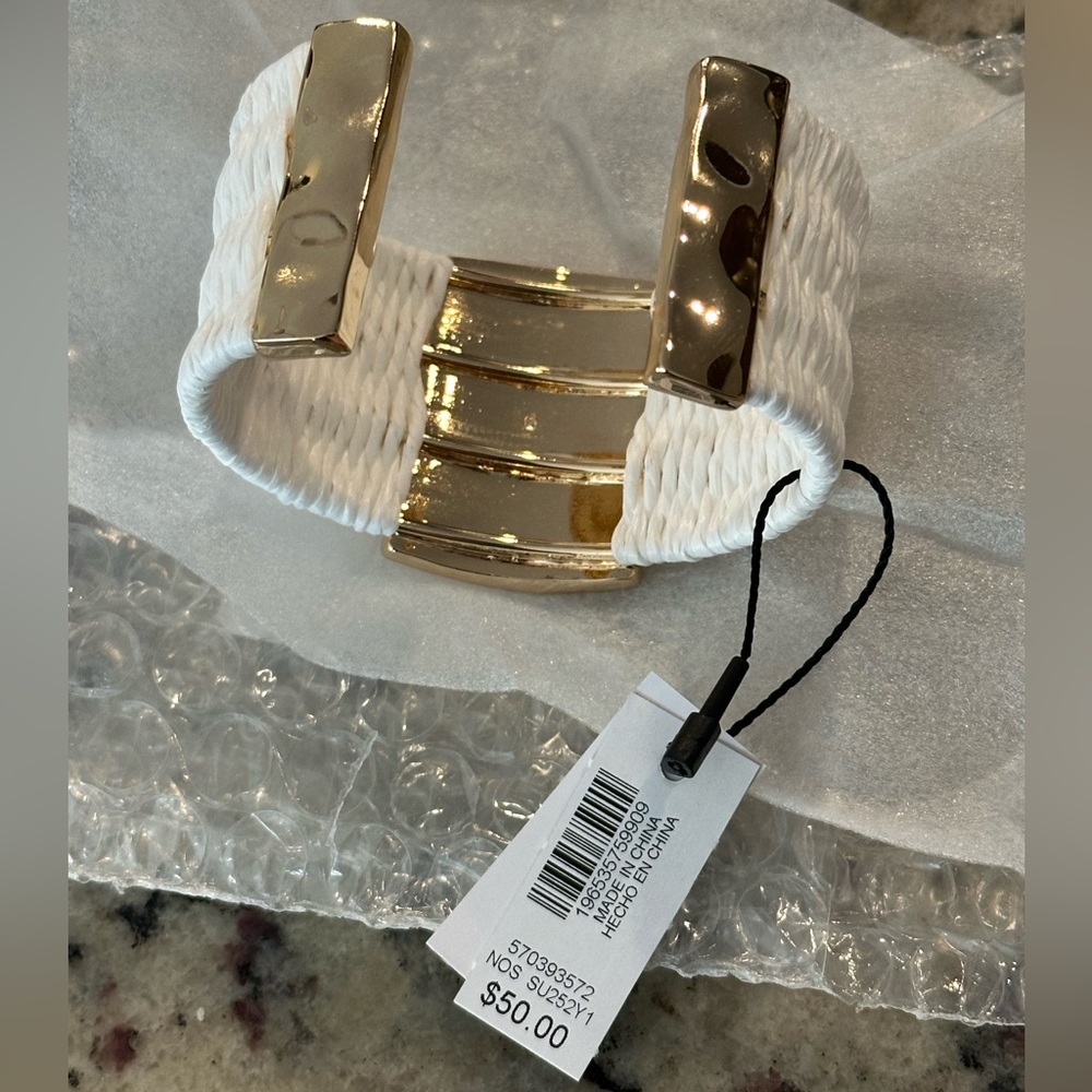 ✨ LOW START✨Ecru Raffia and Gold Cuff from WHBM - Picture 3 of 8